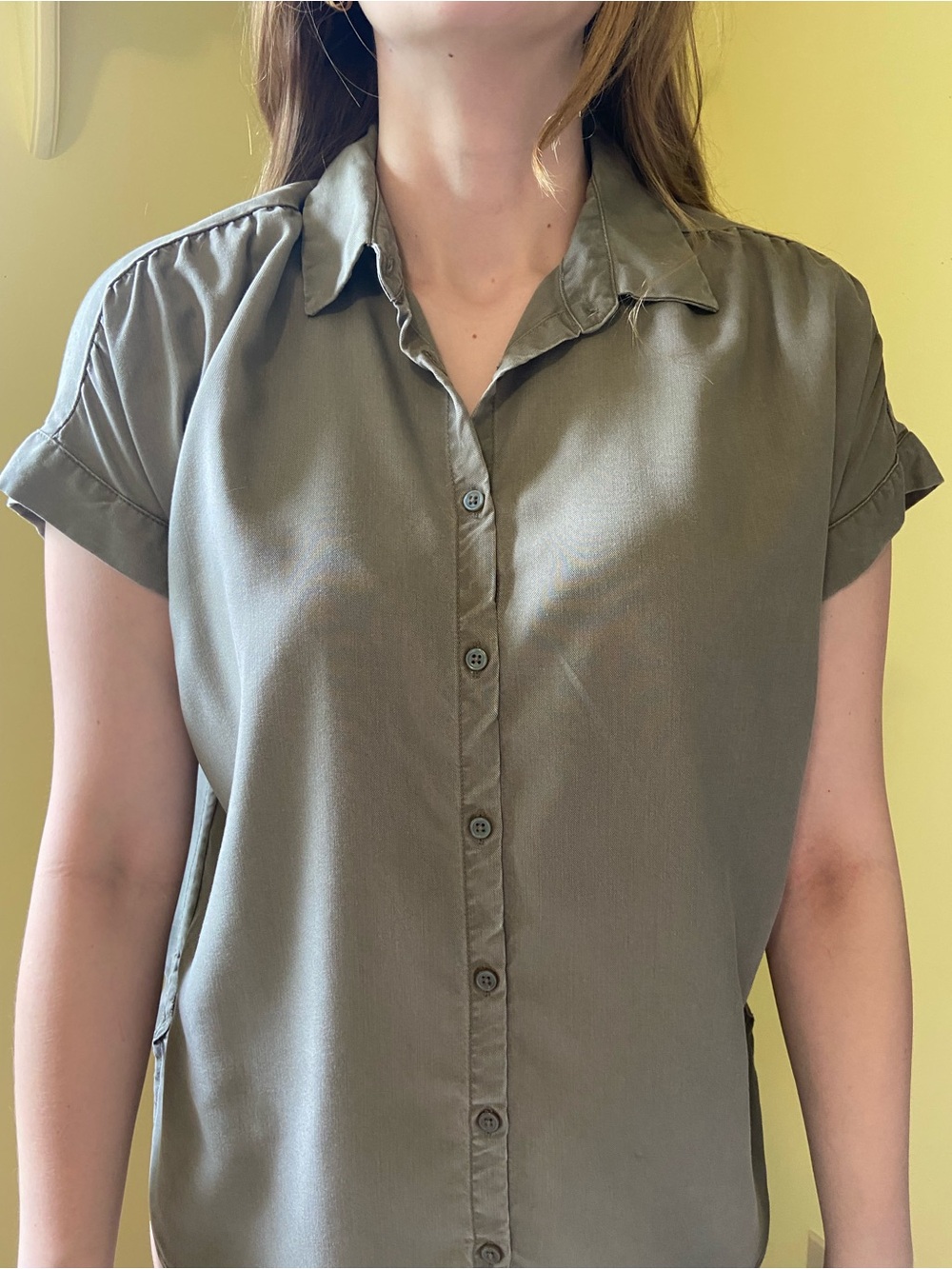 Quince Casual Short-Sleeve Button-Down Shirt in Olive - Picture 1 of 6